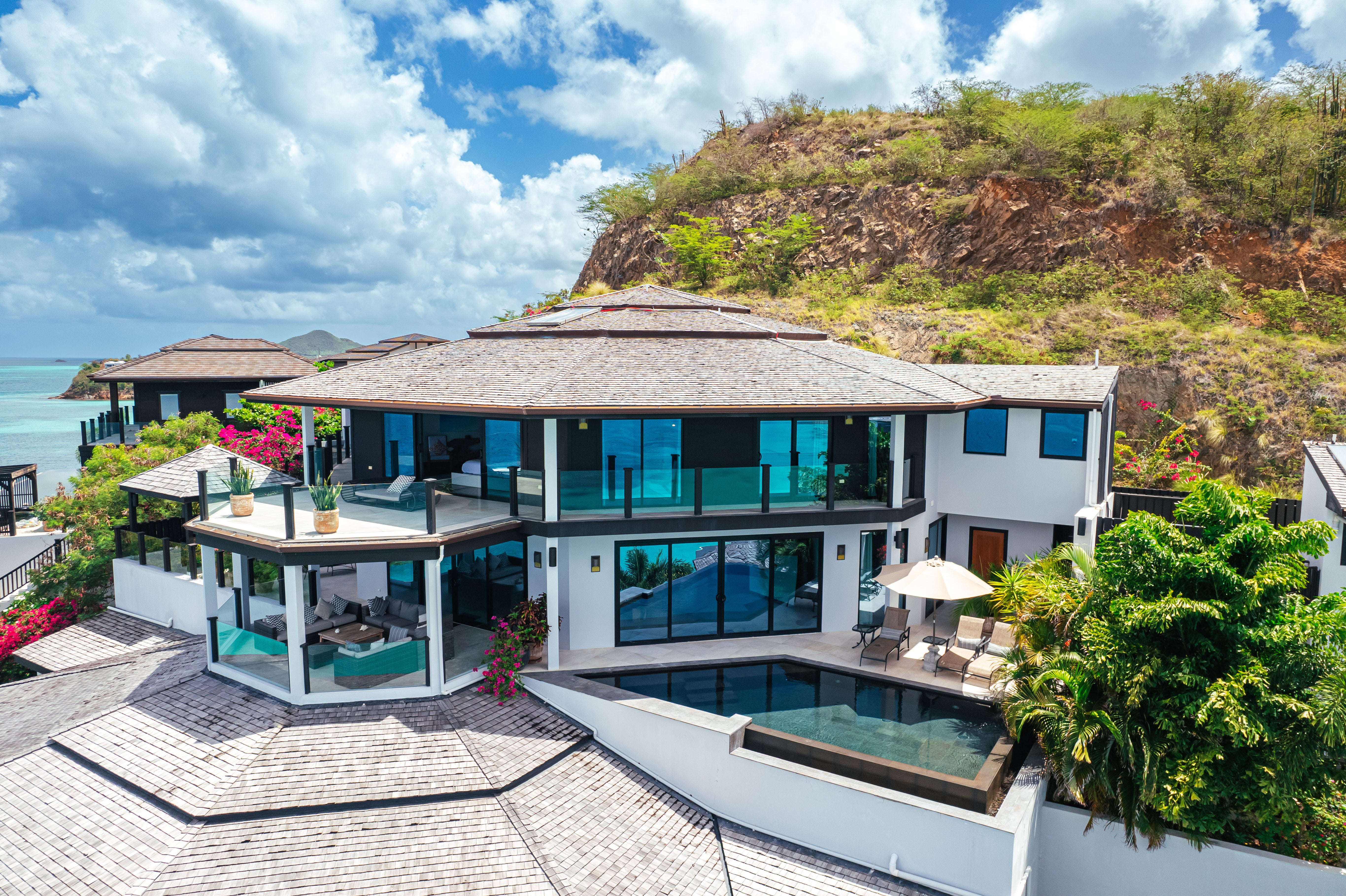 Property Details - Contemporary & Elegant Antigua Apartment Offering ...
