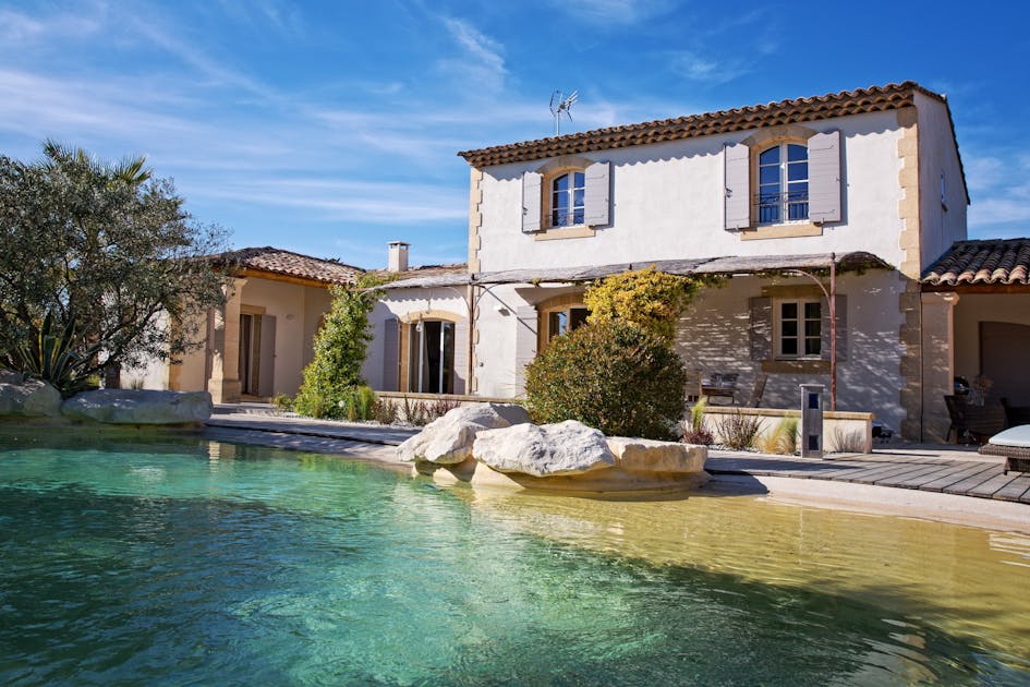 Property Details - Tranquil Oasis with Poolside Panoramas in Saint-Rémy ...