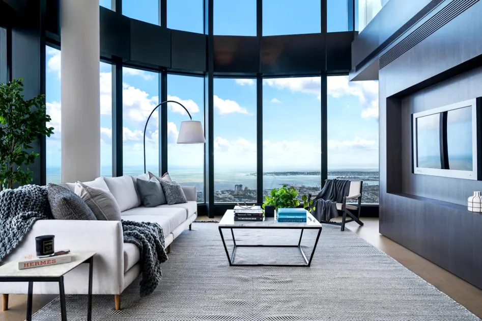 Property Details - Stunning Southbank Penthouse with Panoramic Views of ...