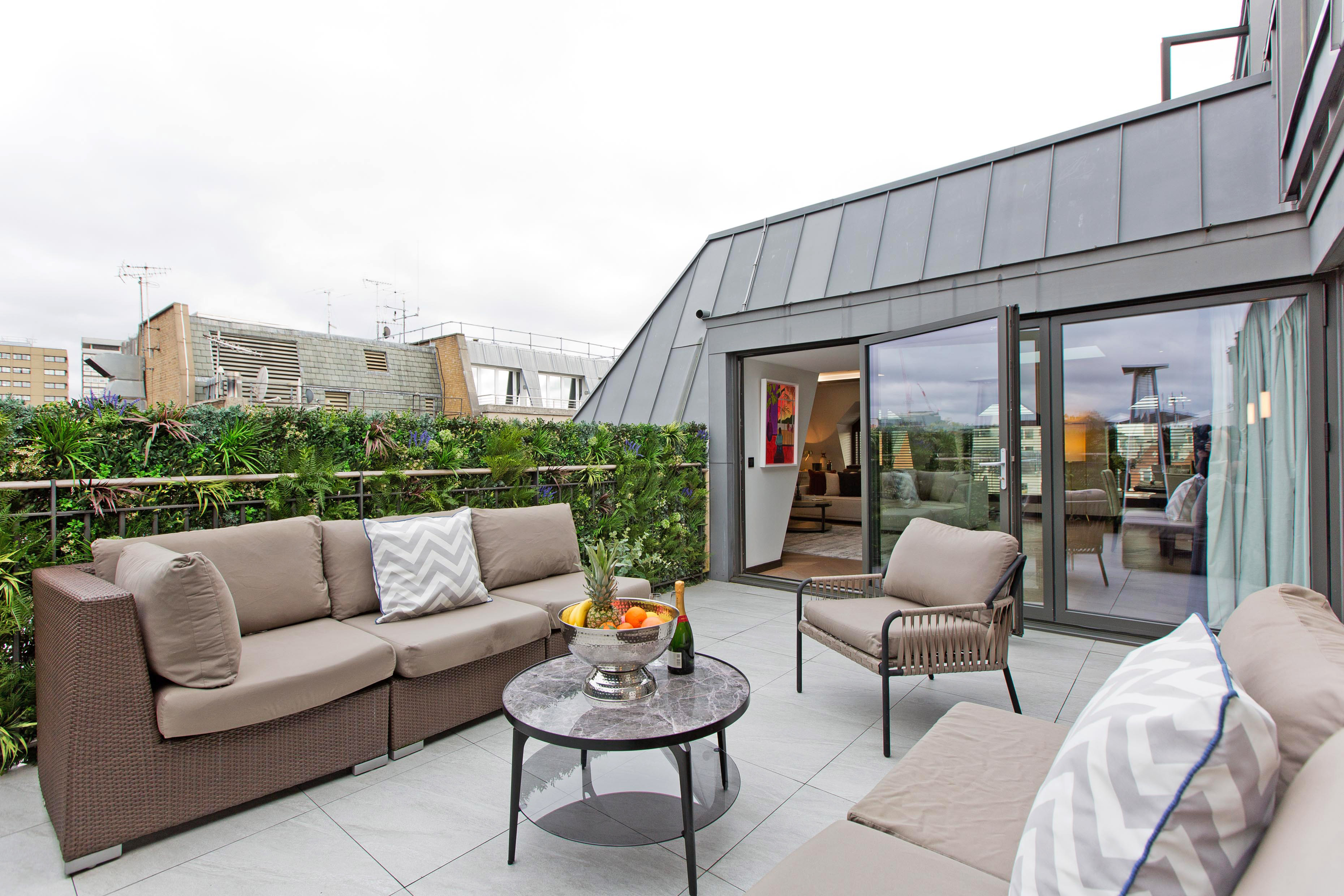 Property Details - Heavenly Penthouse with Rooftop Terrace in Central ...