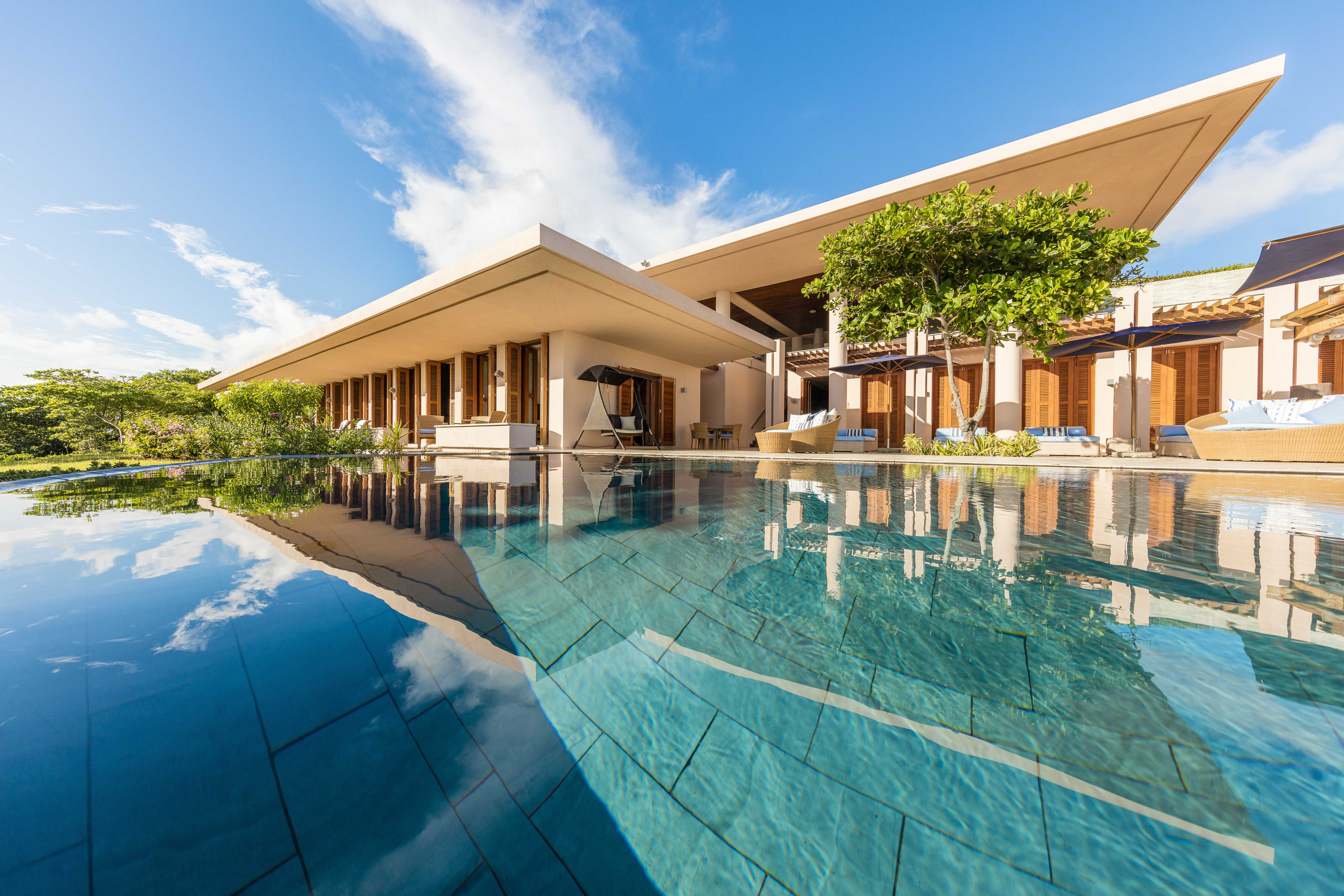 Property Details - Majestic, Sweeping Villa Overlooking Lime Kiln Bay ...