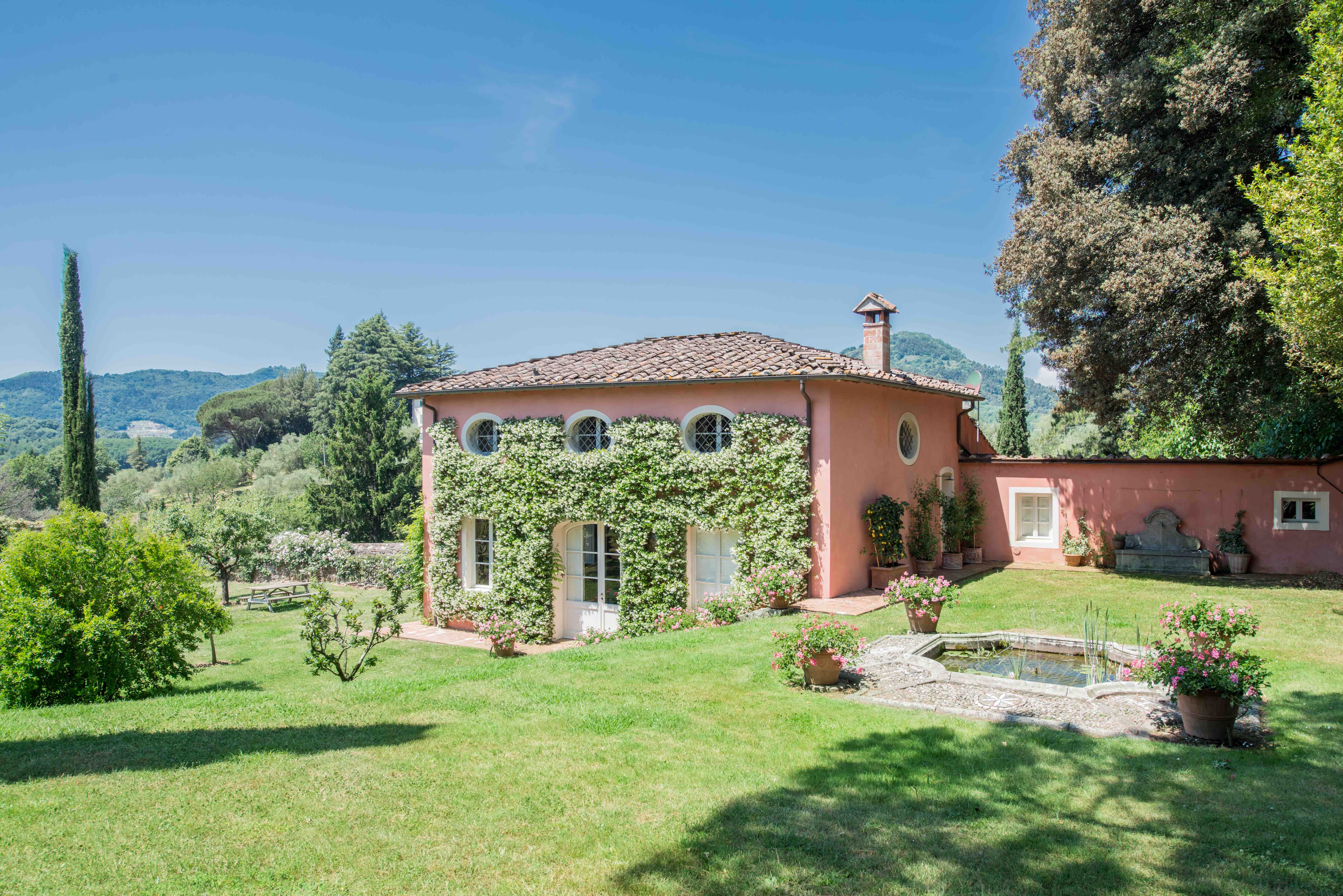 Property Details Two Charming Tuscan Converted Farmhouses StayOne   51412b78 F464 4b82 A041 1ec4219f67b3 